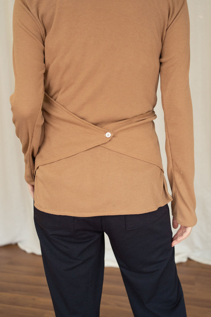 Hazel Multiway Top / Outer In Mocca