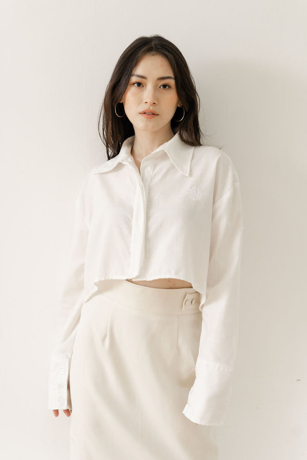 Amygo Anagram Cropped Shirt in White