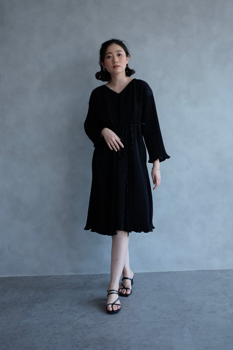 Basic Multiway Pleats Dress In Black
