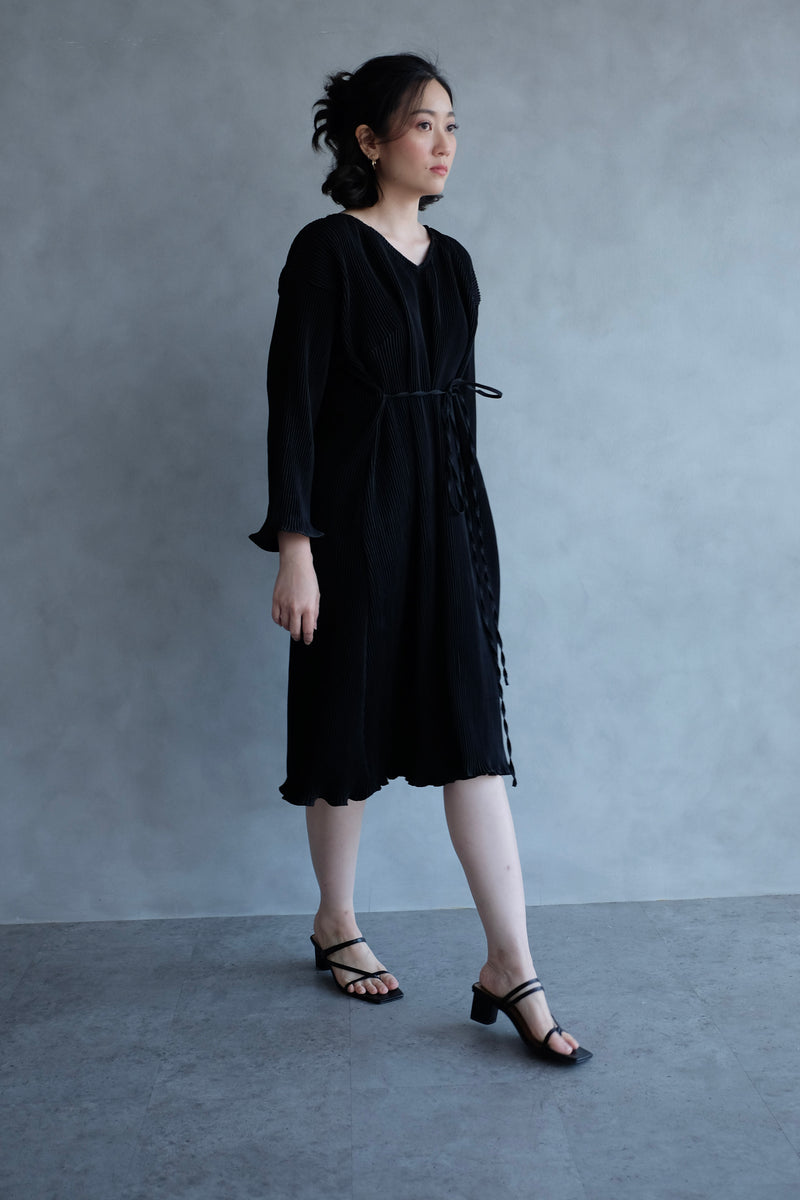 Basic Multiway Pleats Dress In Black
