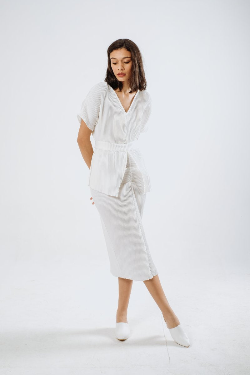 Jean Multiway Pleats Dress in White