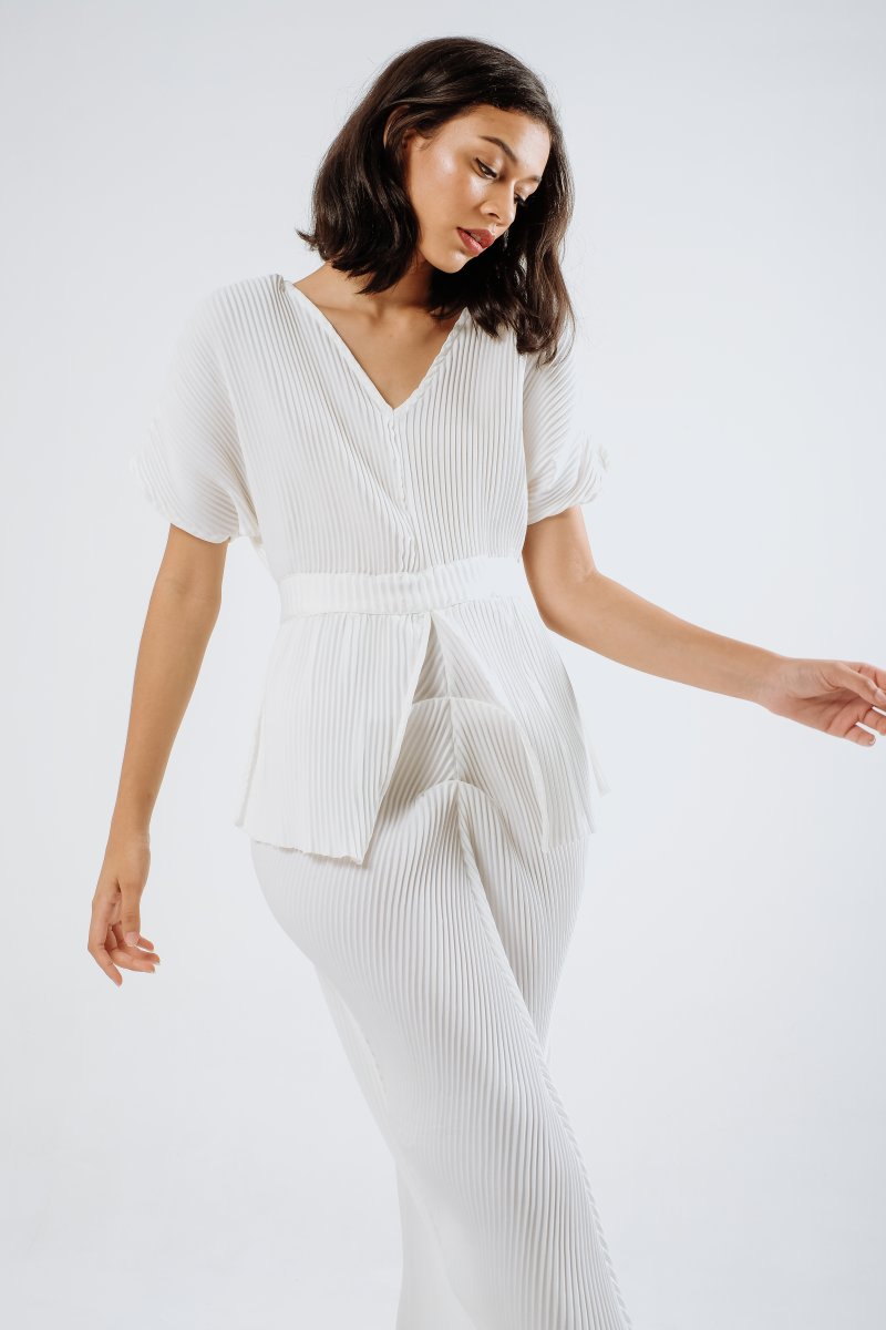 Jean Multiway Pleats Dress in White