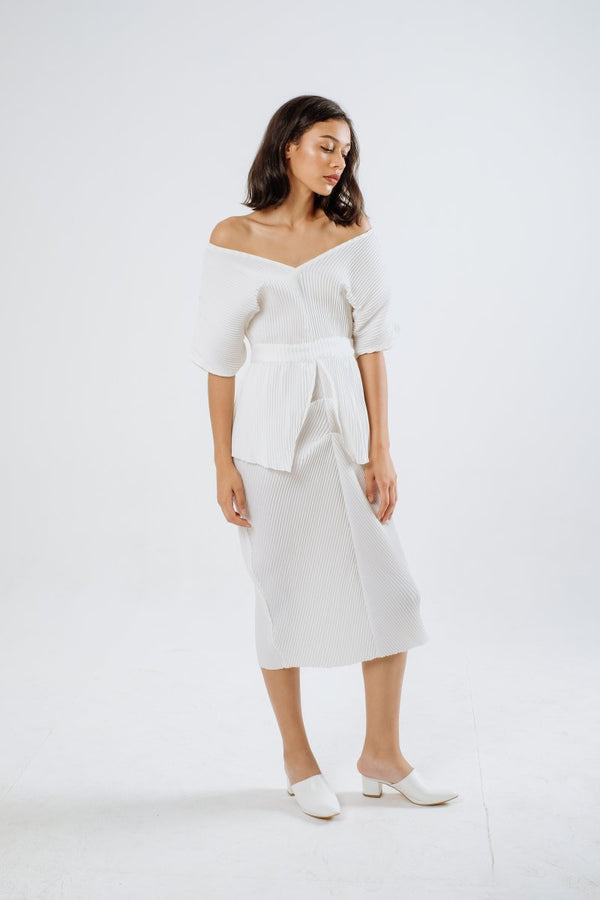 Jean Multiway Pleats Dress in White