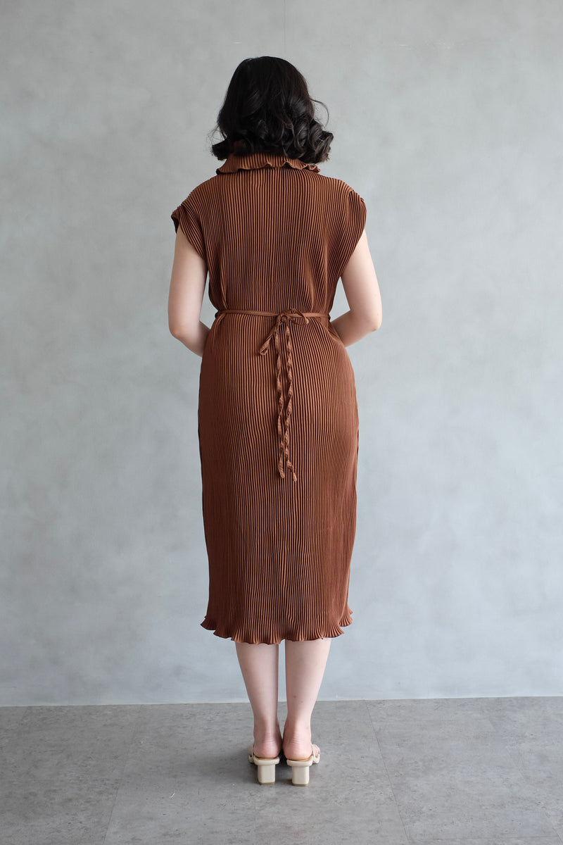 Pome Pleats Midi Dress in Brown