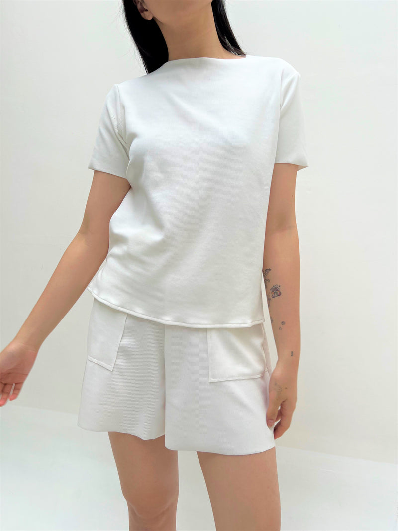 Set Jade Mock Neck Top & Jade Comfy Short in White