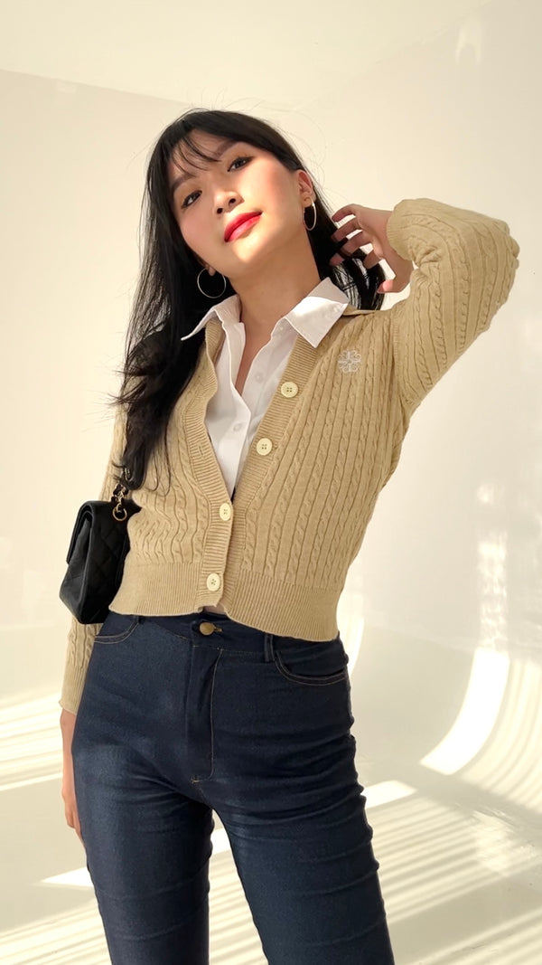 Amygo Anagram Cable Knit Cardigan Top in Crème