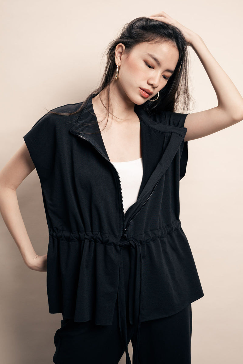 Chile Zipper Top Outer in Black