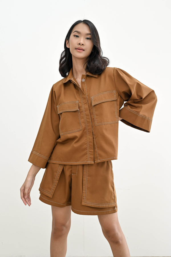 JACKIE TOP IN CLAY BROWN